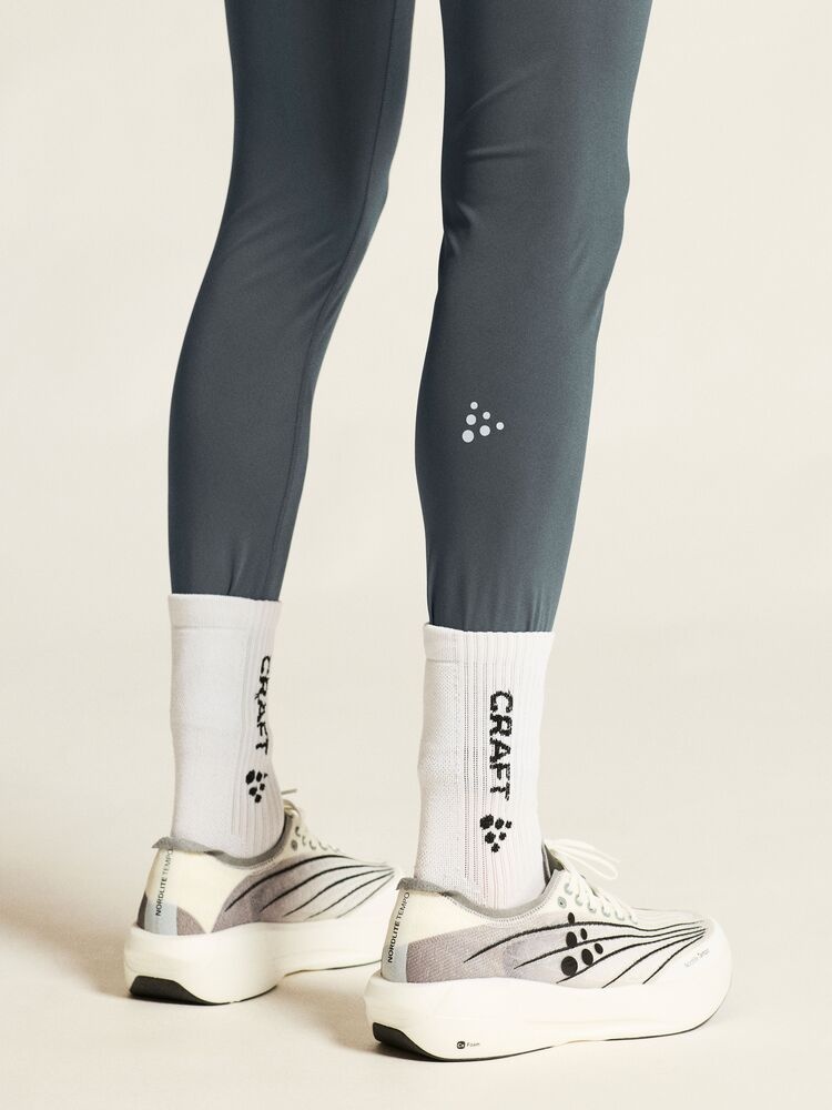 C17228-9580_ADV20Essence20tights20M_closeup6