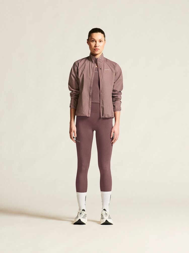 C17236-7530_ADV20Essence20wind20jacket20220W_closeup1