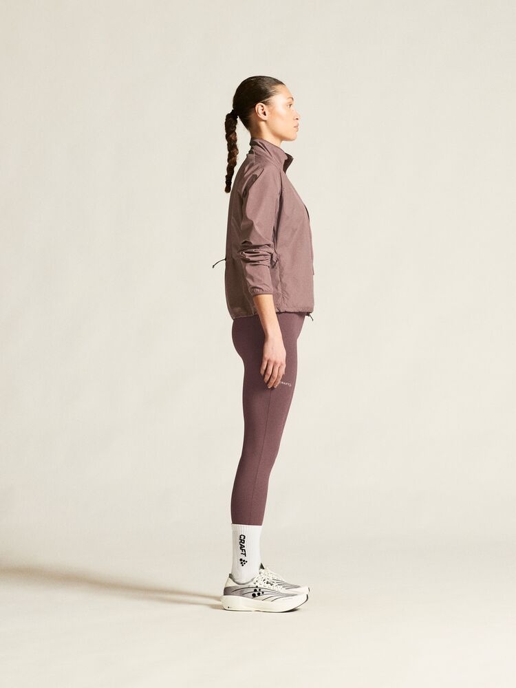 C17236-7530_ADV20Essence20wind20jacket20220W_closeup2