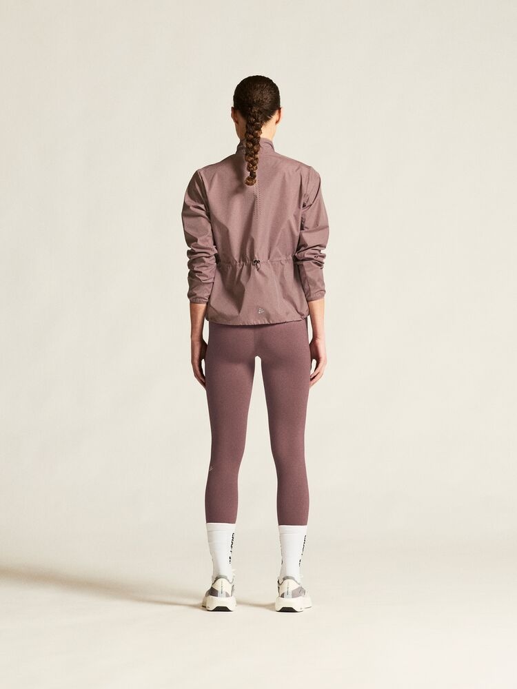 C17236-7530_ADV20Essence20wind20jacket20220W_closeup3