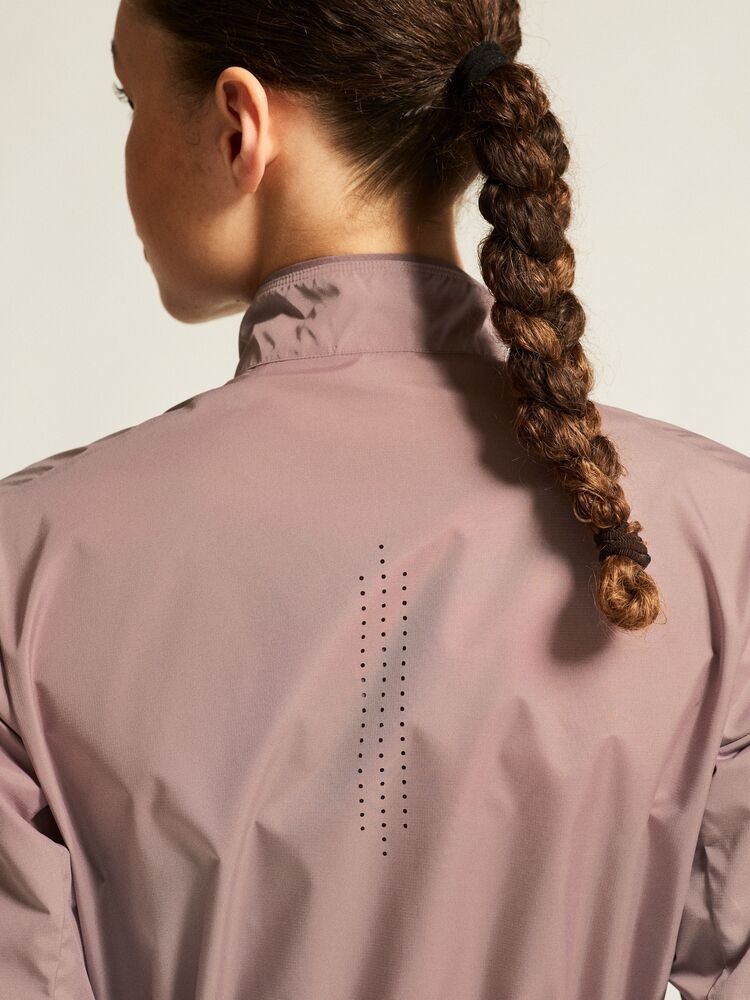 C17236-7530_ADV20Essence20wind20jacket20220W_closeup7