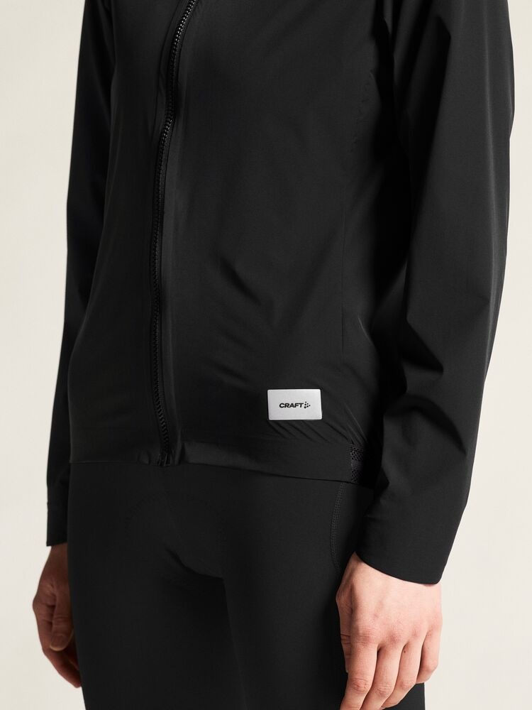 C17326-9990_Endur20Light20Wind20Jacket20W_closeup6