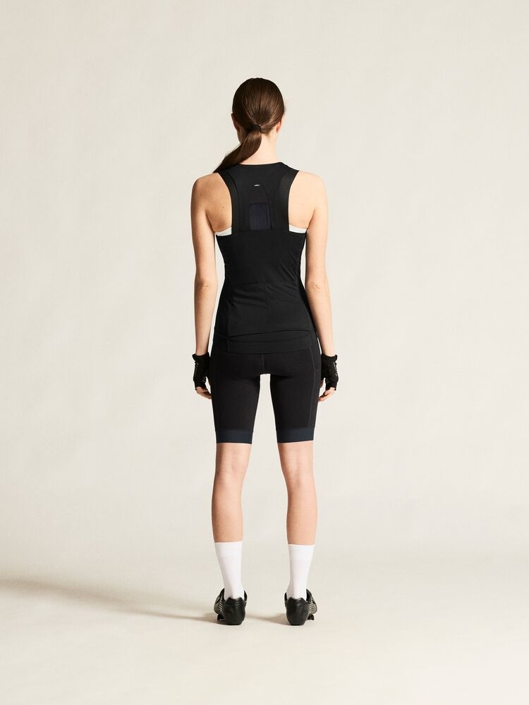 C17329-9990_Endur20Cargo20Bib20Shorts20C320W_Closeup3