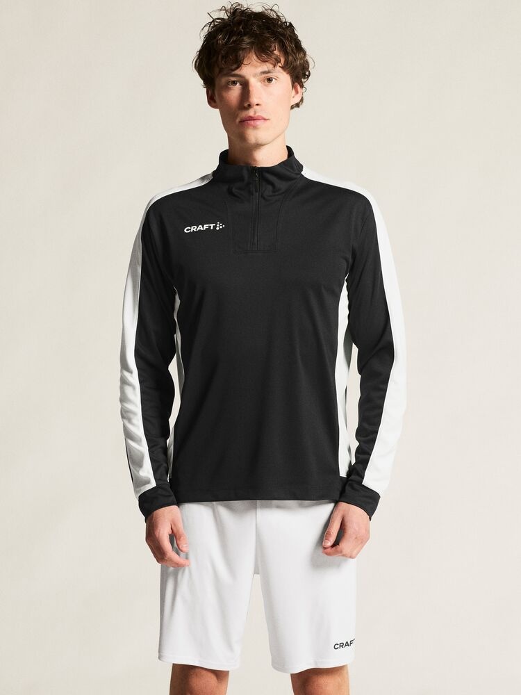 C17383-999W_Evolve20220Contrast20Half20Zip20M_closeup5