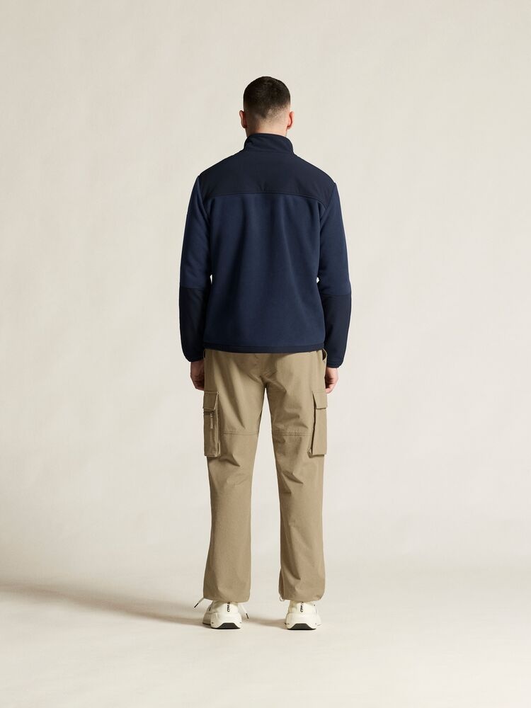 C17421-3960_Urban20Fleece20Jacket20M_closeup3