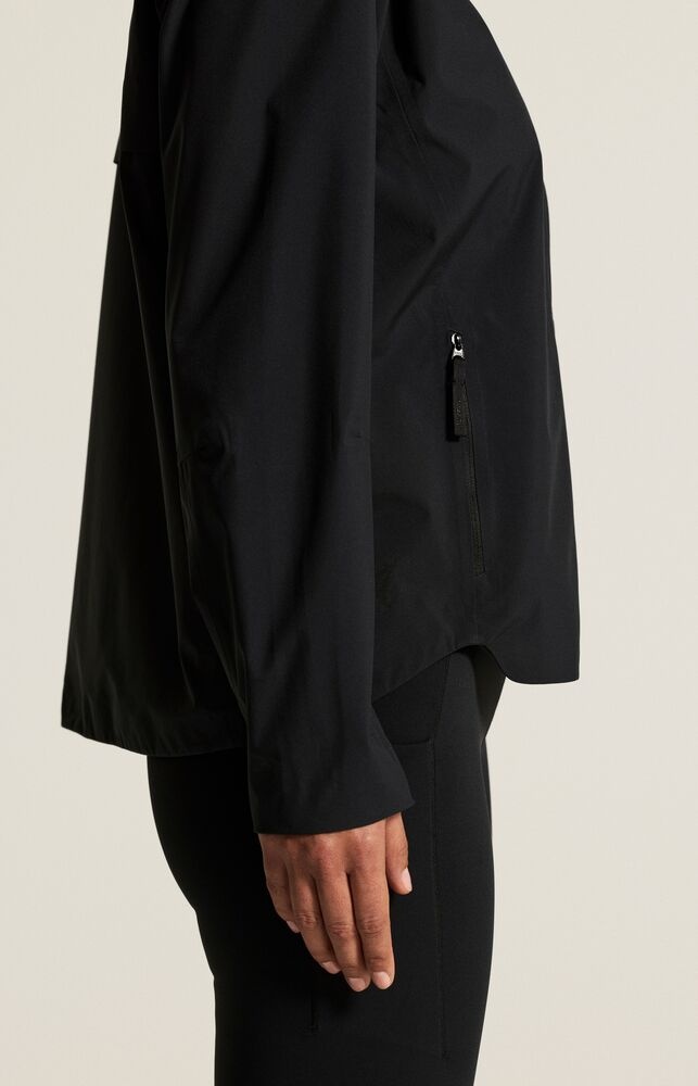 C17424-9990_Urban20Shell20Jacket20W_closeup_109