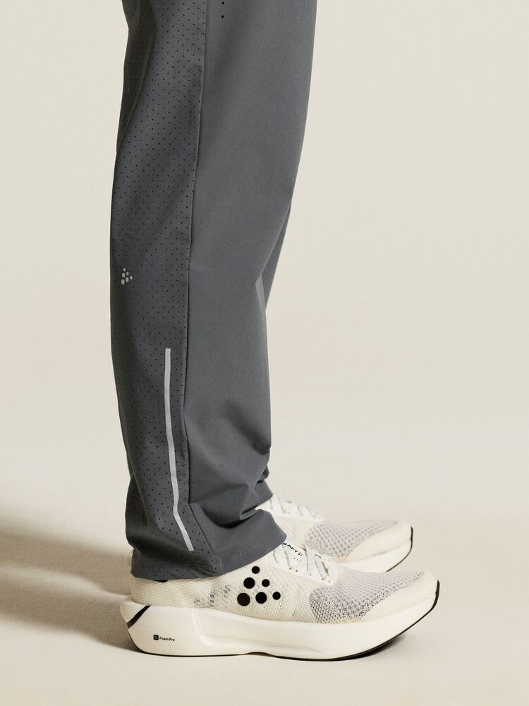 C17489-9580_Essence20training20pants20320W_closeup7