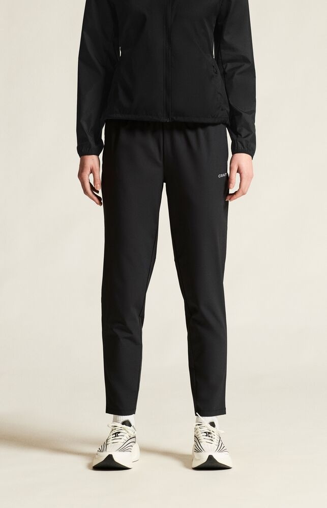 C17489-9990_Adv20Essence20training20pants20320W_closeup4