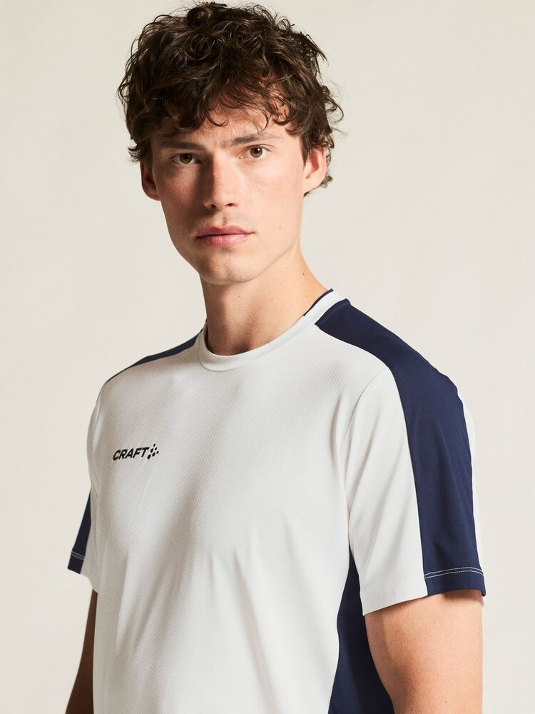 C17386-100N_Evolve20220Contrast20Jersey20M_closeup6