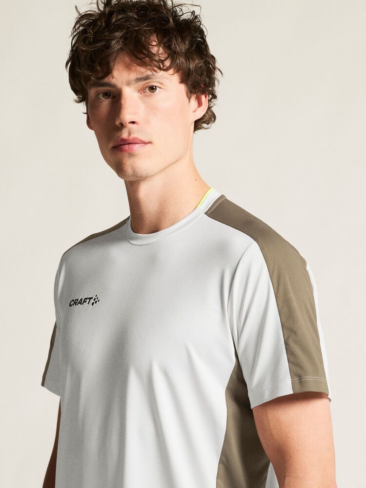 C17386-100X_Evolve20220Contrast20Jersey20M_closeup6