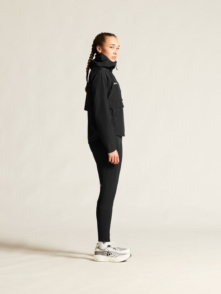 C17413-9990_Extend20220Anorak20W_closeup2