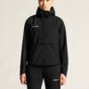 C17413-9990_Extend20220Anorak20W_closeup5