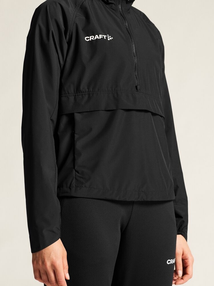 C17413-9990_Extend20220Anorak20W_closeup7