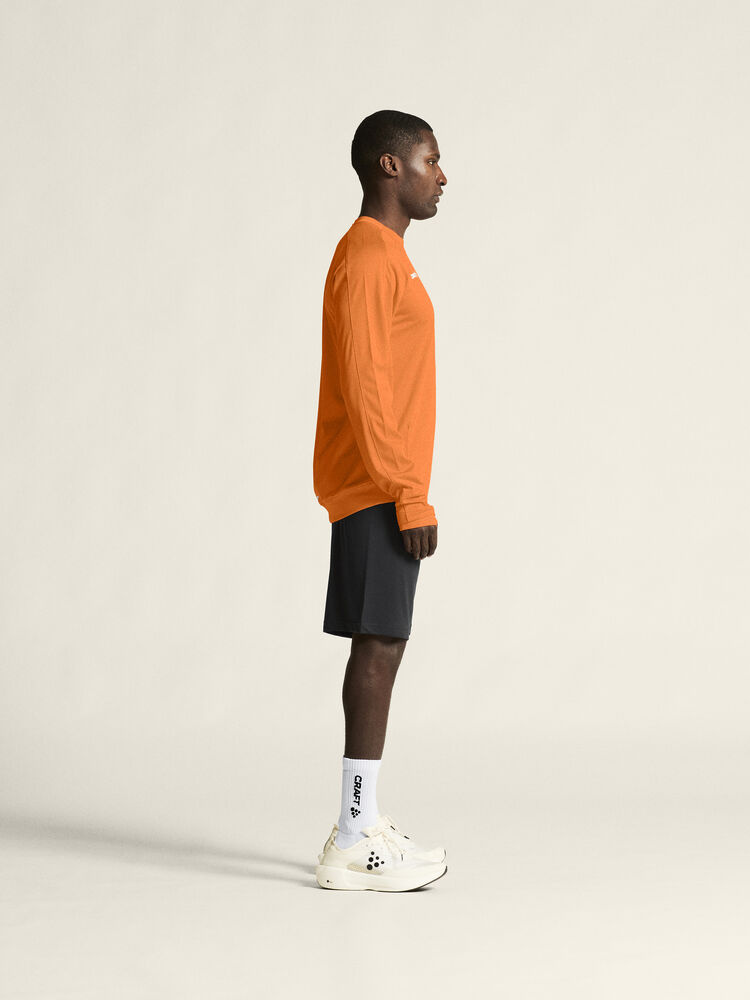1915688-575000_Evolve20220Crewneck20M_closeup2