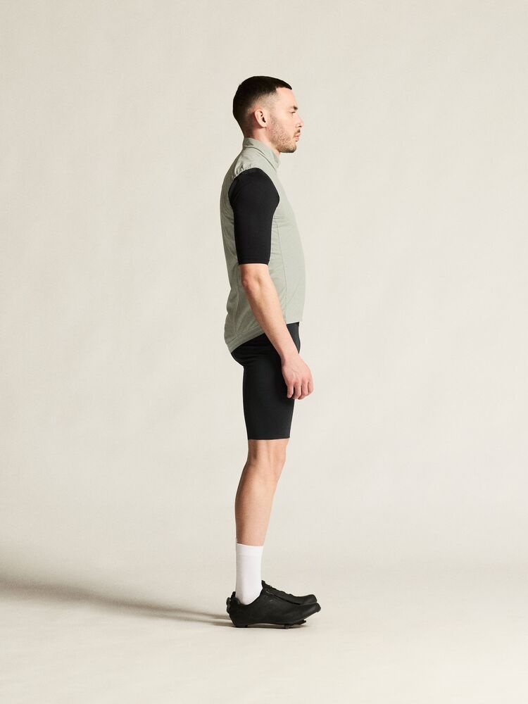 C17323-9310_Endur20Light20Wind20Vest20M_closeup2-1