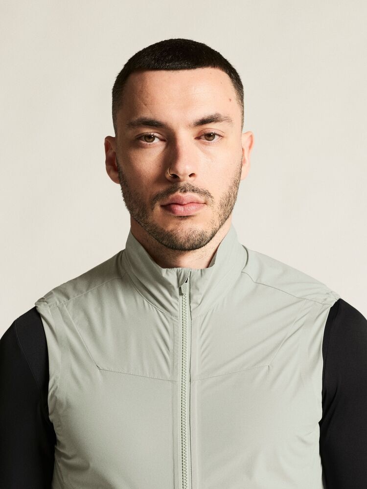 C17323-9310_Endur20Light20Wind20Vest20M_closeup5-1
