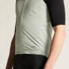 C17323-9310_Endur20Light20Wind20Vest20M_closeup6-1