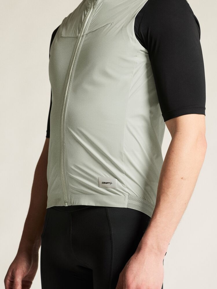 C17323-9310_Endur20Light20Wind20Vest20M_closeup6-1