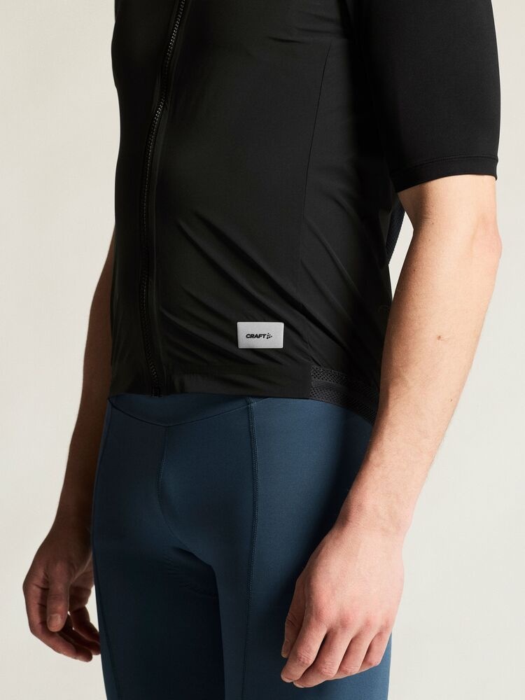 C17323-9990_Endur20Light20Wind20Vest20M_closeup6