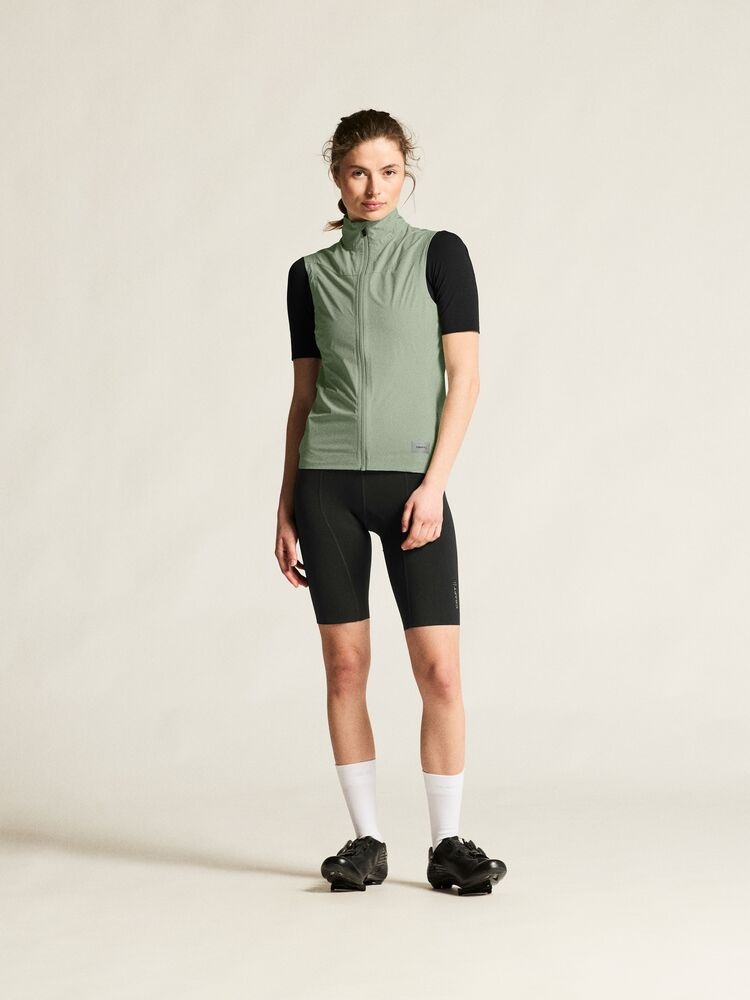 C17324-6300_Endur20Light20Wind20Vest20W_closeup1-1