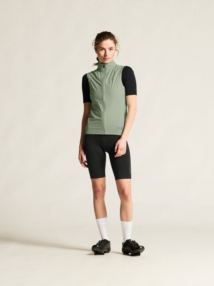 C17324-6300_Endur20Light20Wind20Vest20W_closeup1