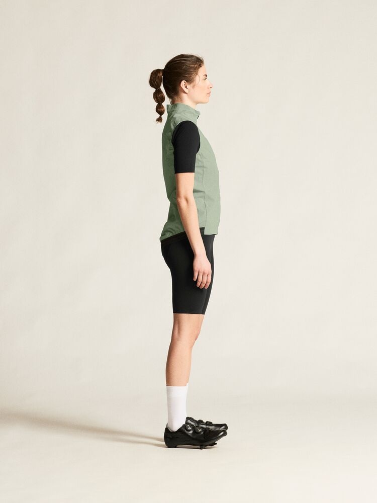 C17324-6300_Endur20Light20Wind20Vest20W_closeup2