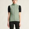 C17324-6300_Endur20Light20Wind20Vest20W_closeup4-1
