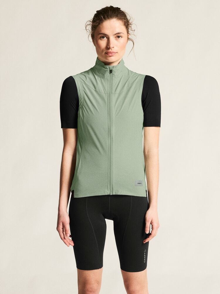 C17324-6300_Endur20Light20Wind20Vest20W_closeup4