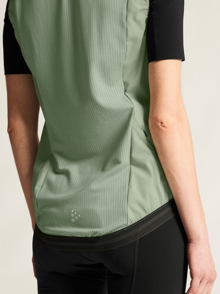 C17324-6300_Endur20Light20Wind20Vest20W_closeup7