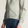 C17325-9310_Endur20Light20Wind20Jacket20M_closeup6-1