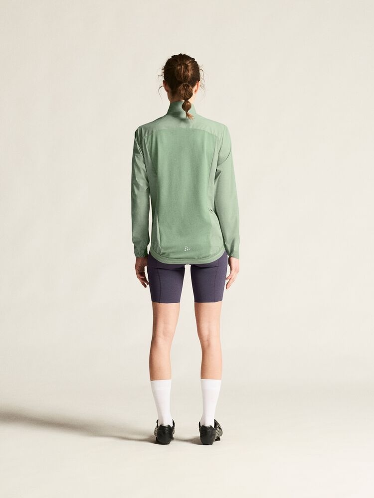 C17326-6300_Endur20Light20Wind20Jacket20W_closeup3-1