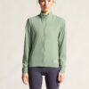 C17326-6300_Endur20Light20Wind20Jacket20W_closeup4