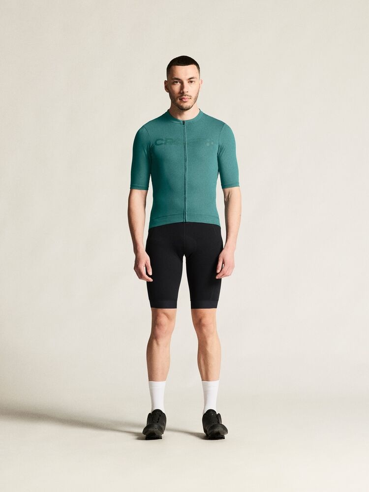 C17327-9990_Endur20Cargo20Bib20Shorts20C320M_closeup1