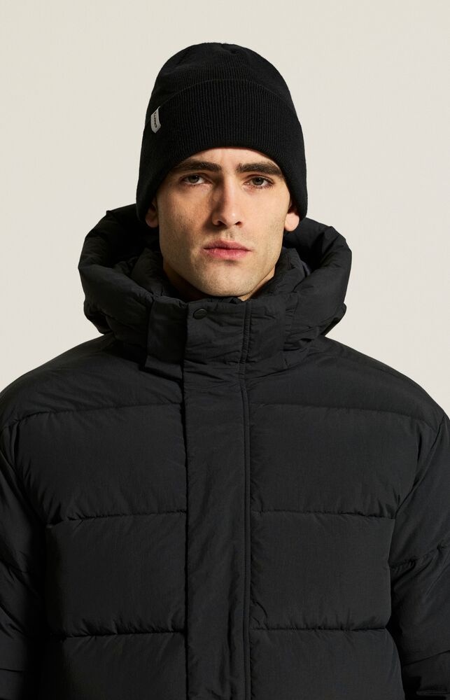 C18079-9990_Urban20Padded20Coat20M_closeup_089
