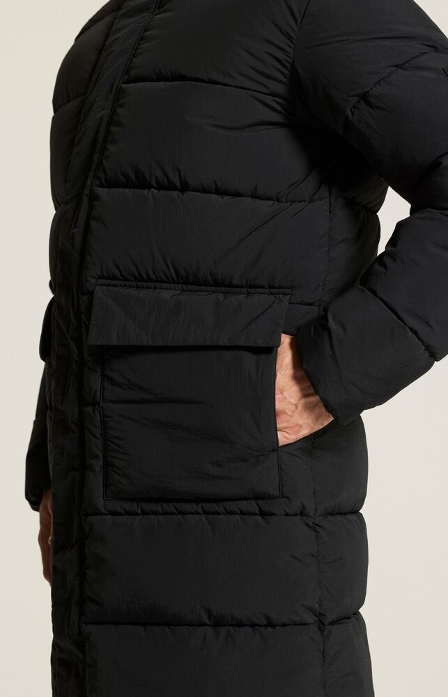 C18079-9990_Urban20Padded20Coat20M_closeup_099
