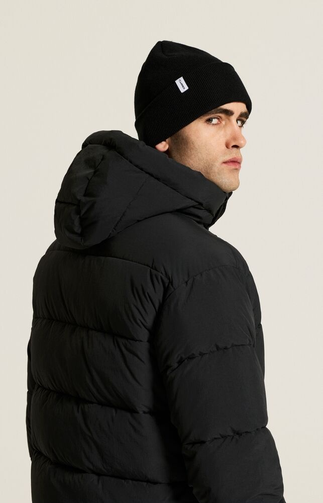 C18079-9990_Urban20Padded20Coat20M_closeup_136