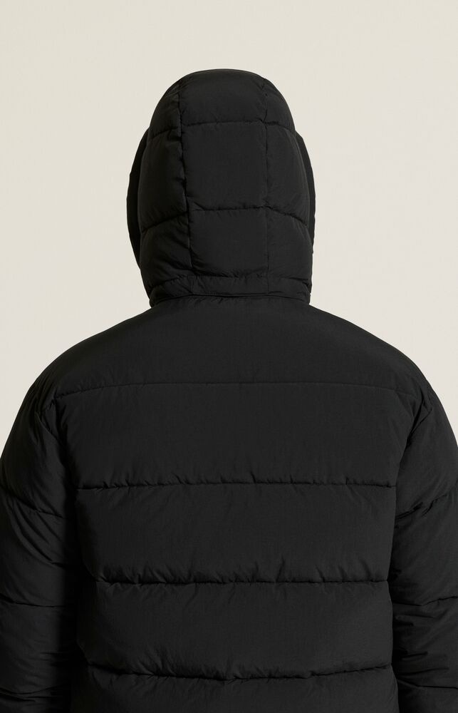 C18079-9990_Urban20Padded20Coat20M_closeup_139