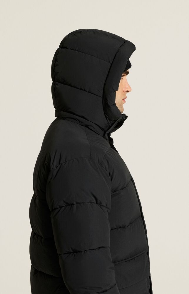 C18079-9990_Urban20Padded20Coat20M_closeup_145