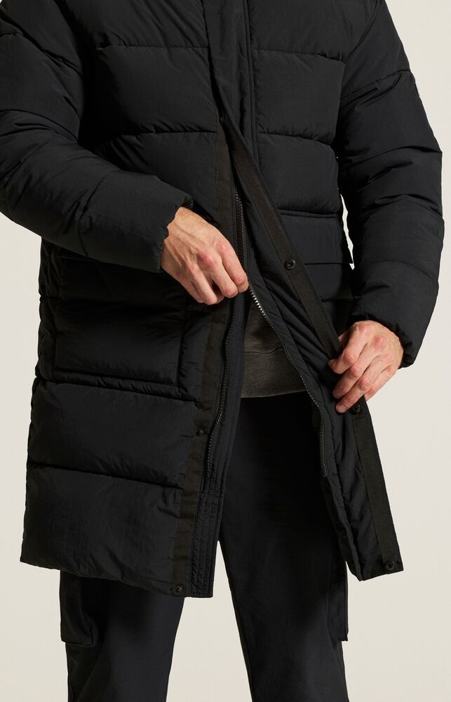 C18079-9990_Urban20Padded20Coat20M_closeup_178