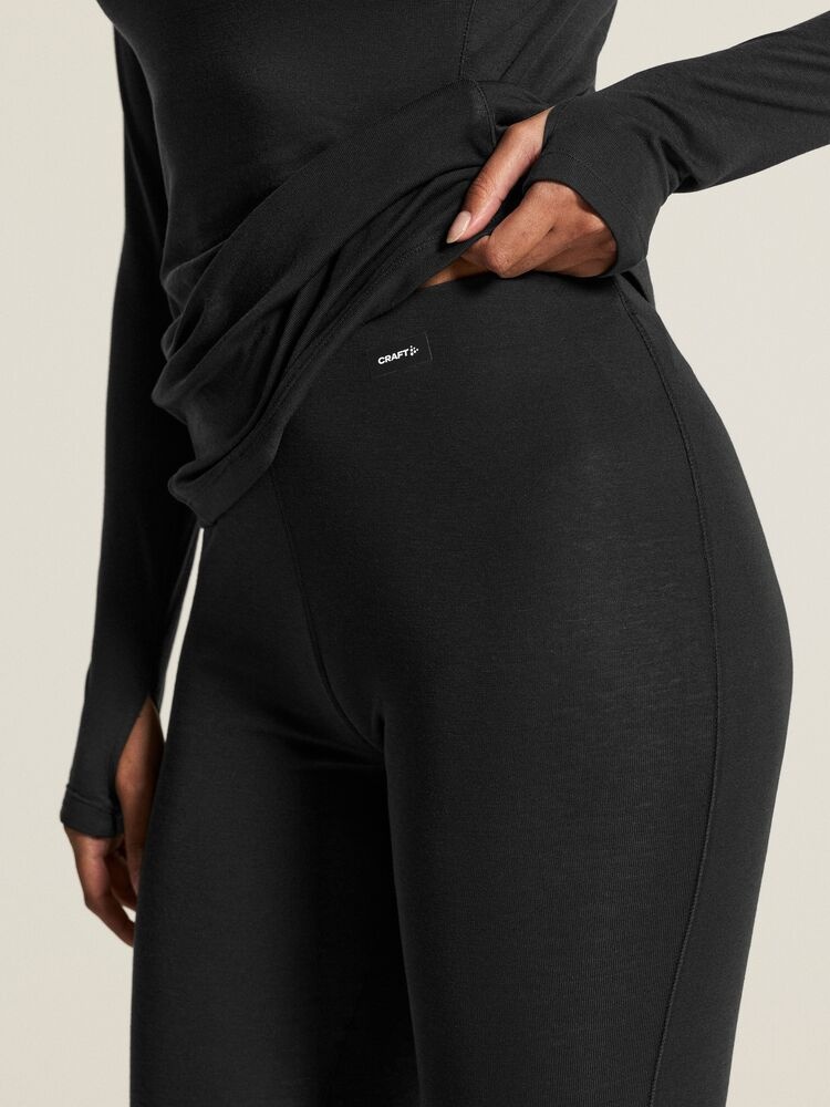 C19406-9990_Classic20Thermal20Baselayer20Set20W_closeup8