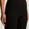 C19417-9990_Classic20Baselayer20Set20W_closeup_8