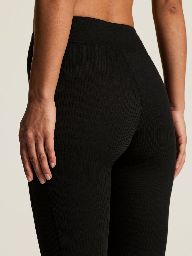 C19417-9990_Classic20Baselayer20Set20W_closeup_9