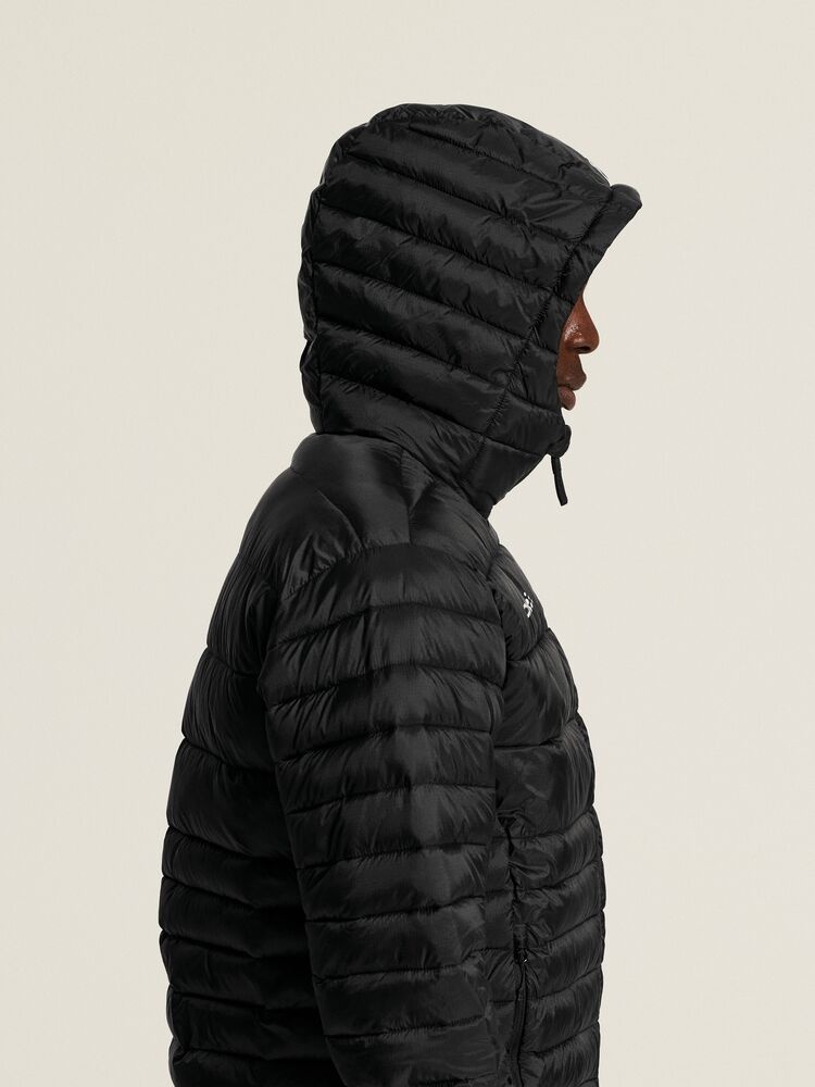 C17924-9990_Ability20Isolate20Jacket20M_closeup11