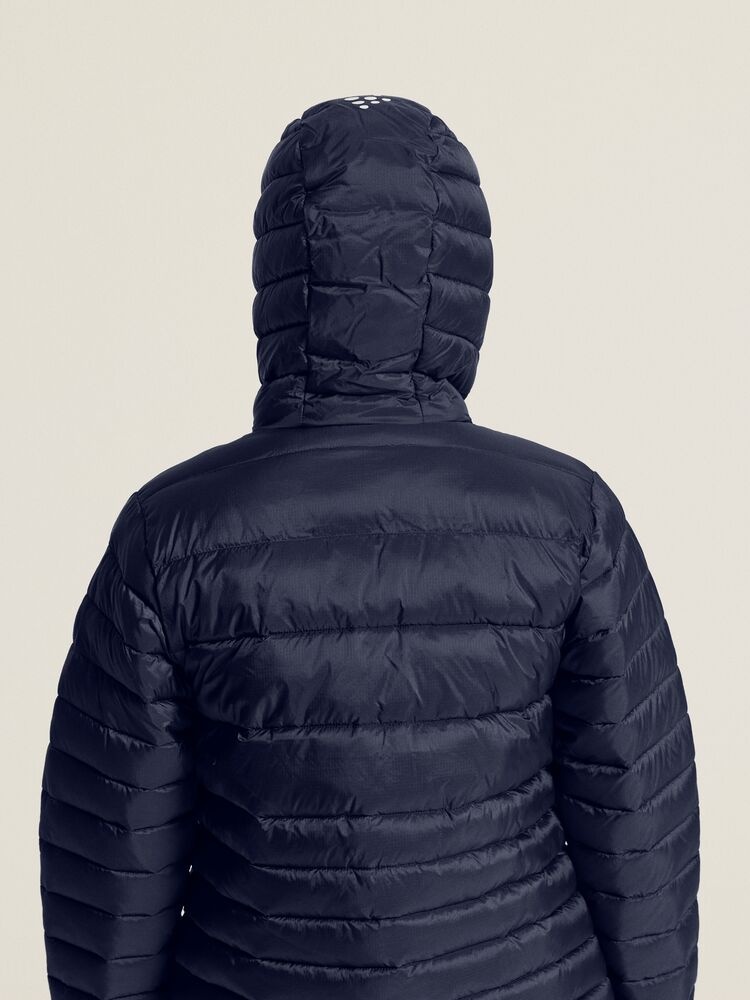 C17925-3900_Ability20Isolate20Jacket20W_closeup10