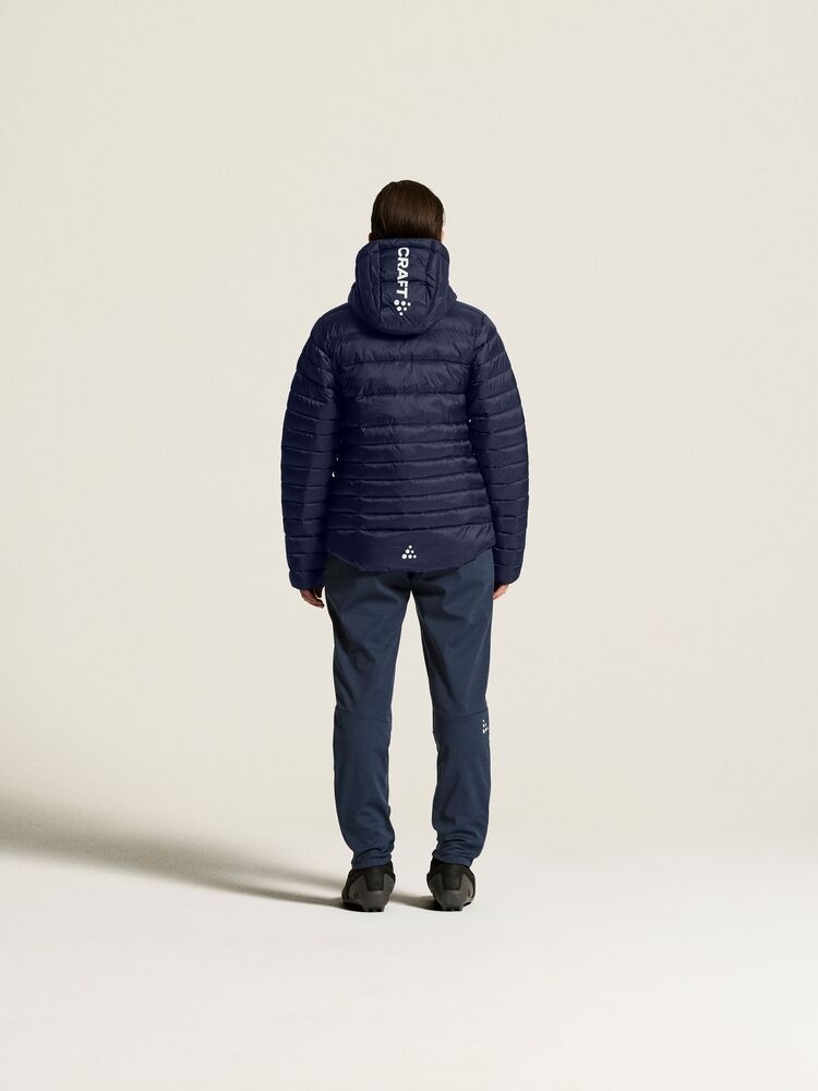 C17925-3900_Ability20Isolate20Jacket20W_closeup3