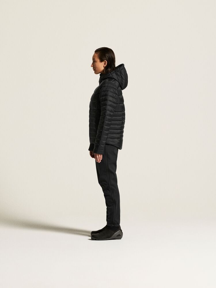 C17925-9990_Ability20Isolate20Jacket20W_closeup4